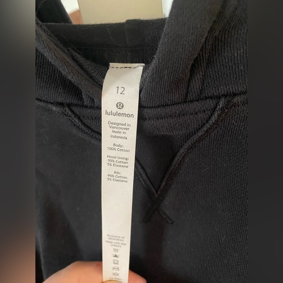 BLACK Lululemon Relaxed Fit Crop Hoodie - Picture 8 of 9